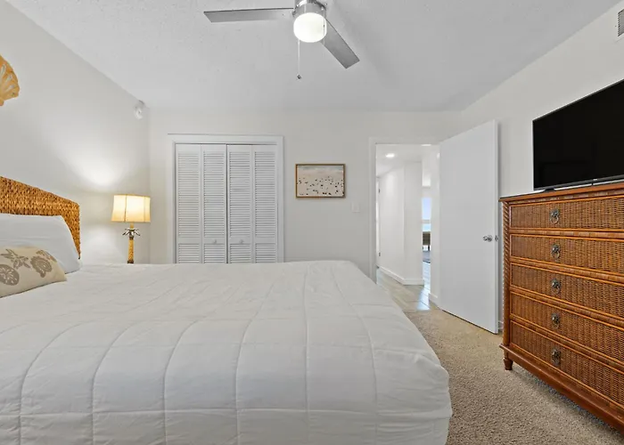 Edgewater West 65 By Collection Apartment